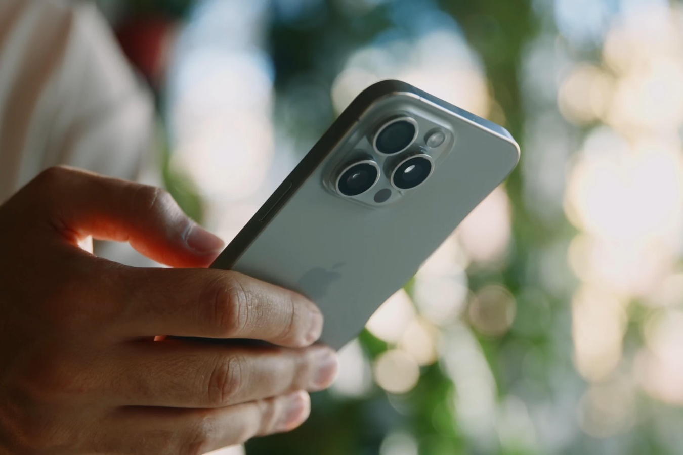 До 76% спроса на&nbsp;Ozon формируют регионы: стал известен портрет покупателя маркетплейса в&nbsp;2026 году